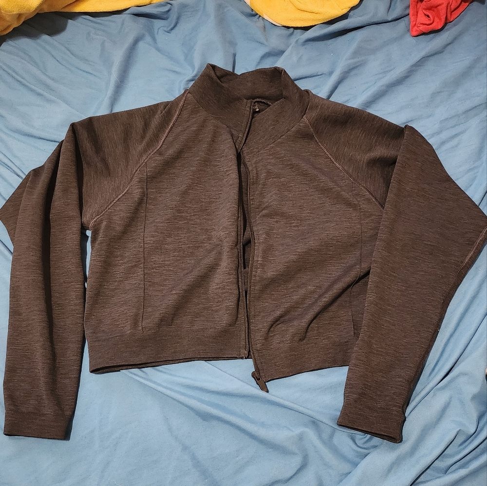Alphalete crop jacket